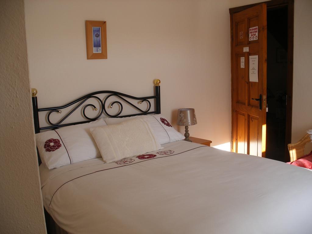 Double or Twin Room Bathroom,250943945:JPEG